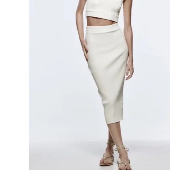 Zara Dresses & Skirts - Zara white stretchy ribbed midi skirt